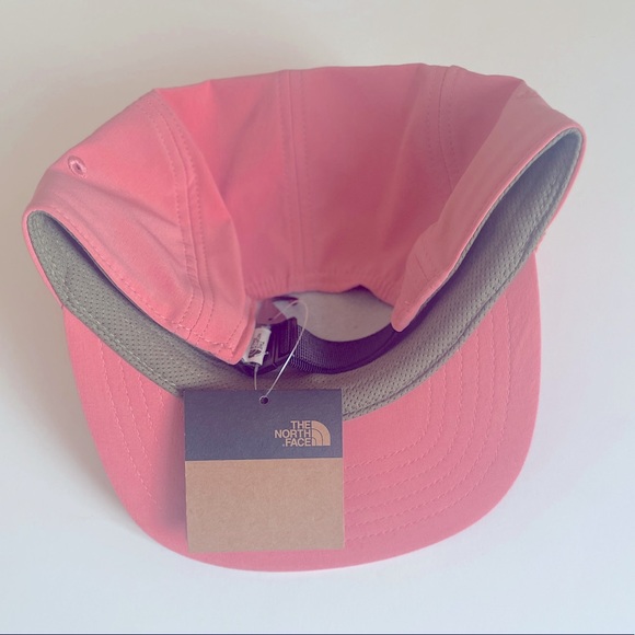 The NorthFace Marina Camp Hat. It has a classic look with a new technica… - Picture 6 of 7